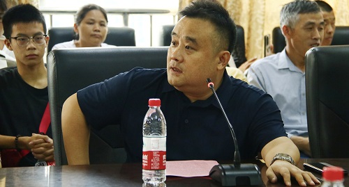 潘爱民为新生及家长介绍304am永利集团官网情况.jpg